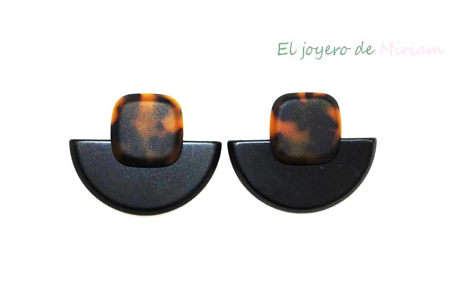Pendientes negros animal print