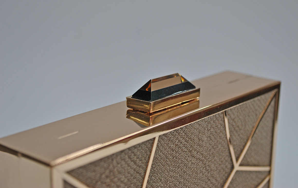 Bolso clutch marrón - Imagen 4