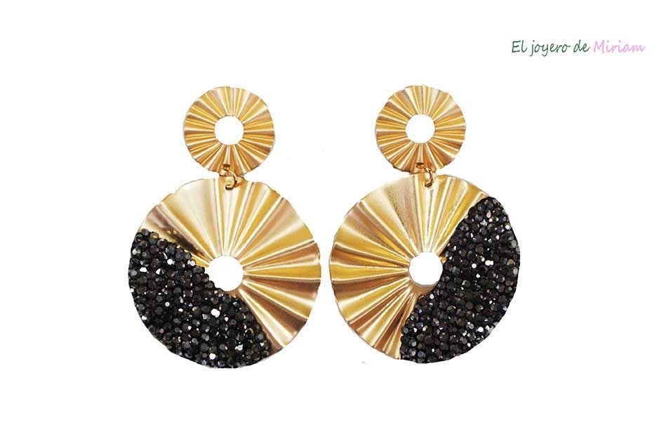 Pendientes dorados mate