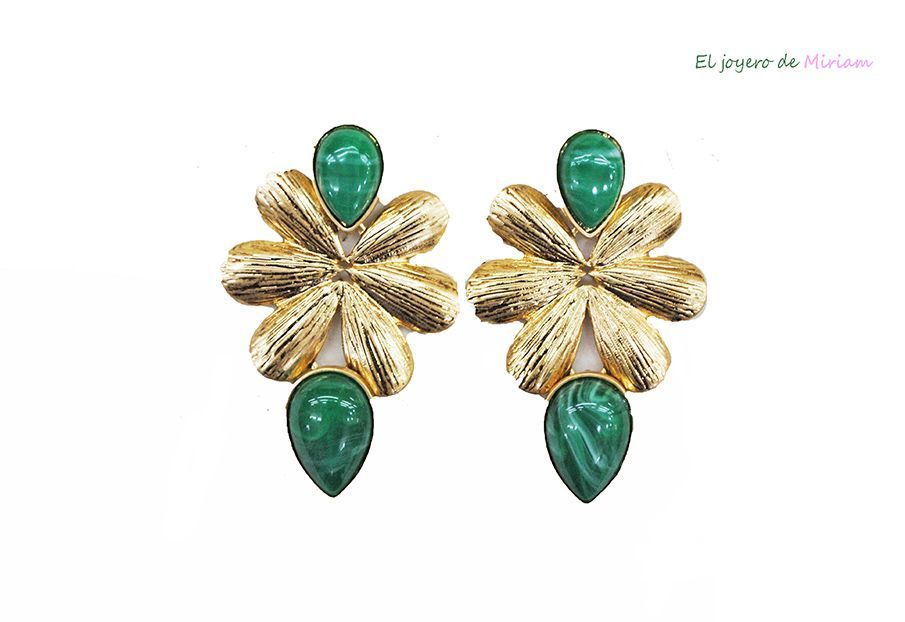Pendientes dorados y turquesas