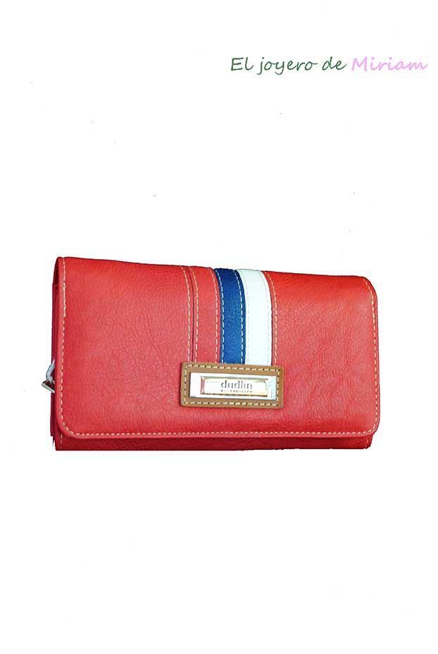 Cartera roja con rayas