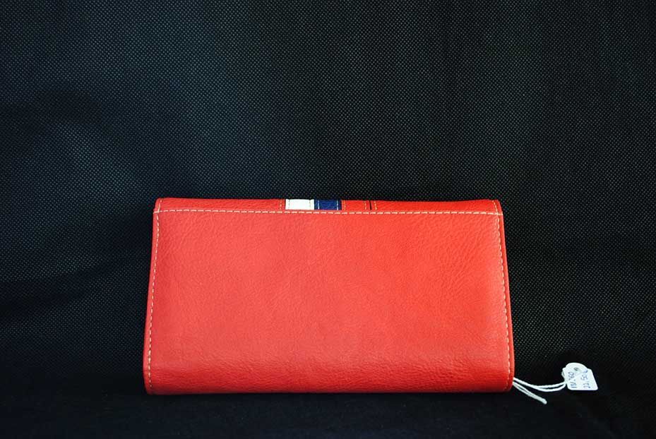 Cartera roja con rayas - Imagen 3