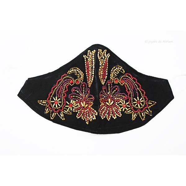 Mascarilla negra bordados