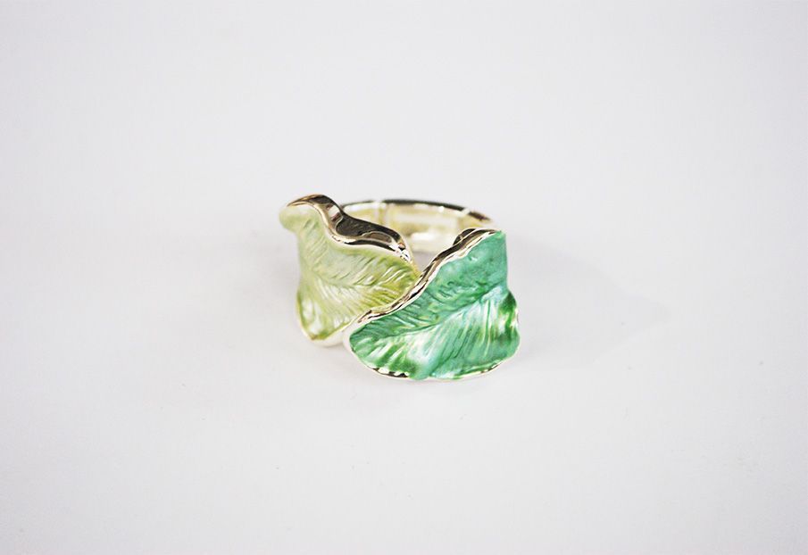 Anillo elástico verde hojas