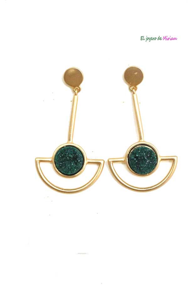 Pendientes dorados y verdes