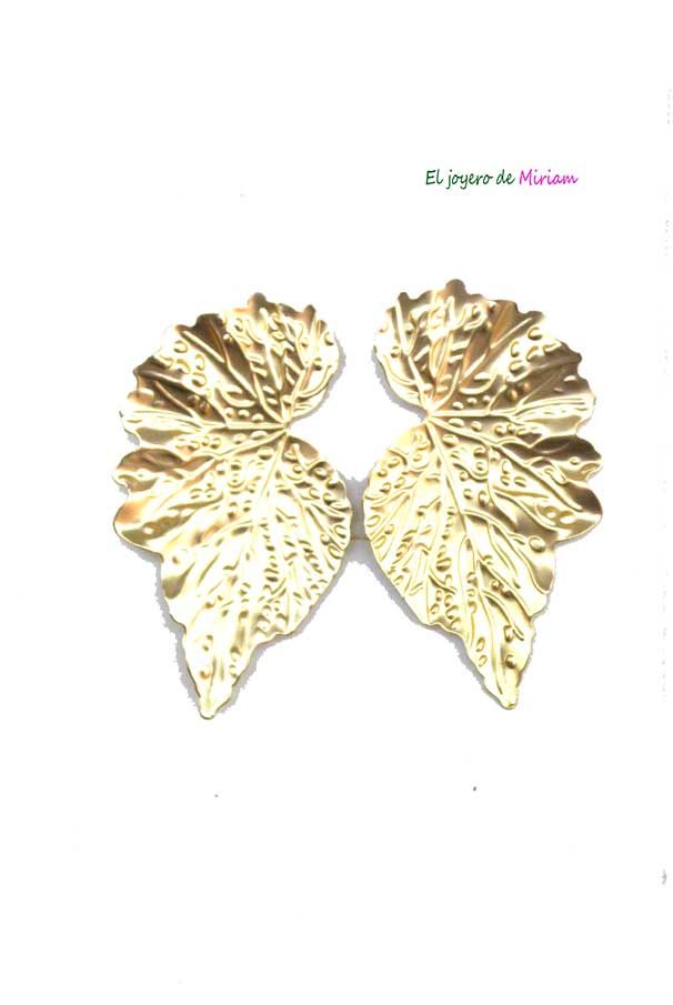 Pendientes dorados hojas mate