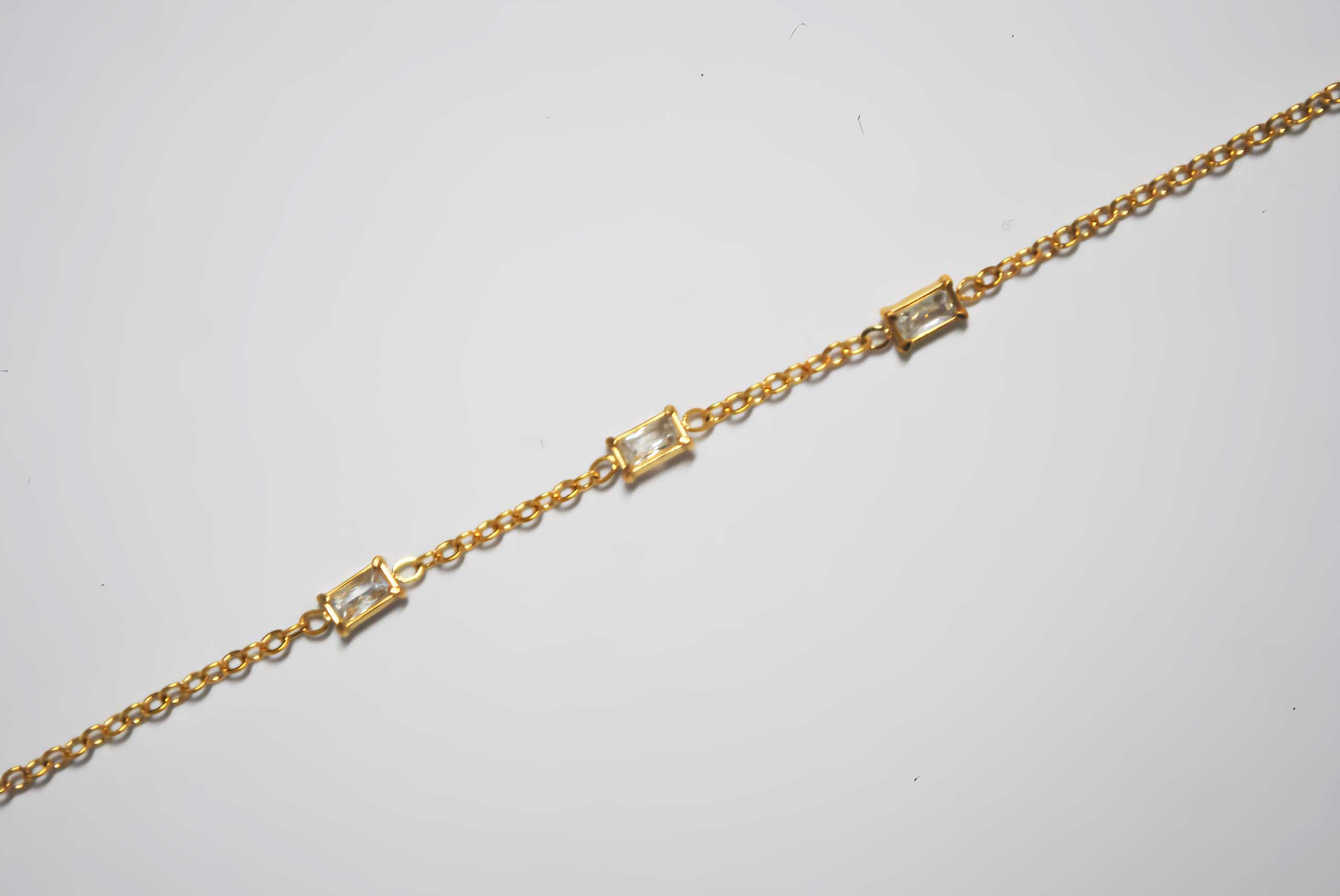 Pulsera dorada acero cristales - Imagen 3