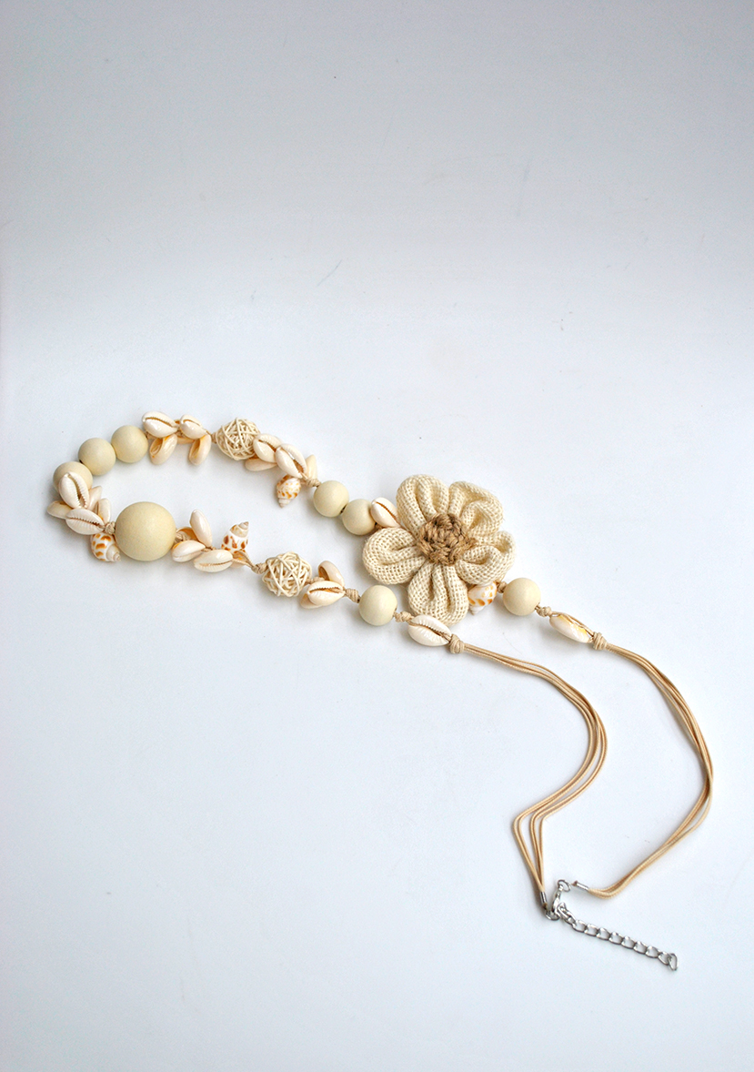 Collar de conchas y madera - Imagen 2