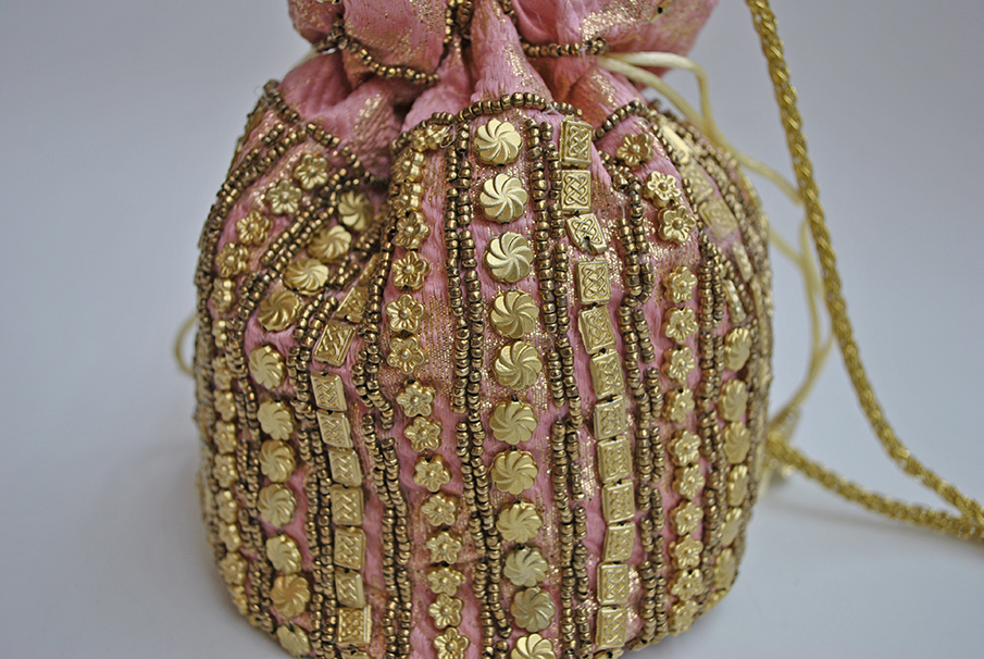 Bombonera clutch rosa - Imagen 3