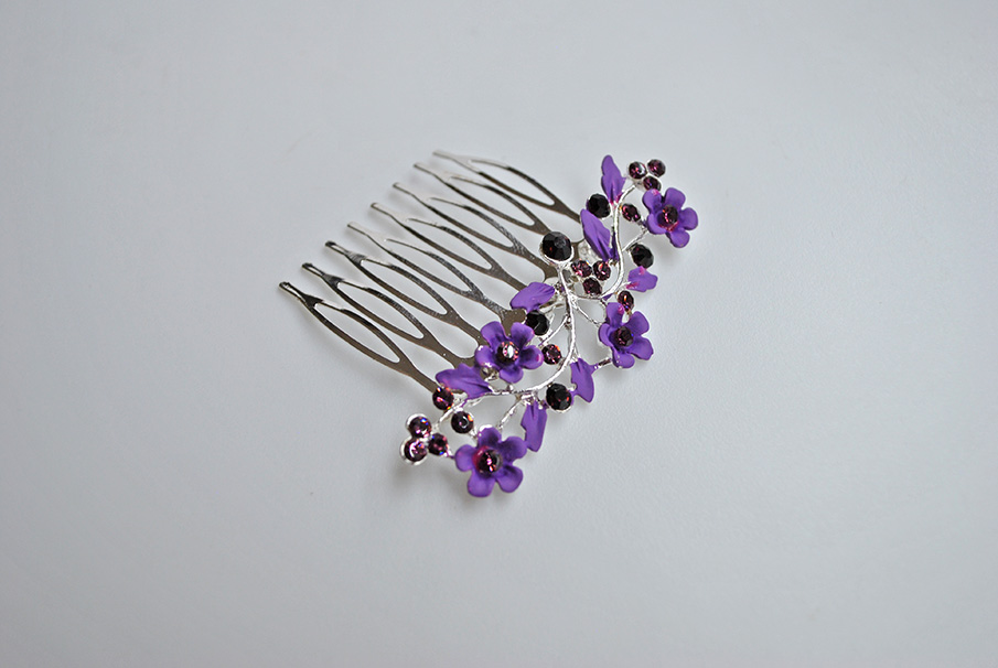 Peineta morada de flores - Imagen 2