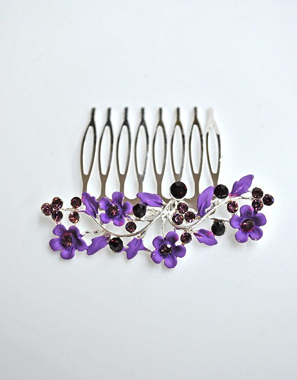 Peineta morada de flores