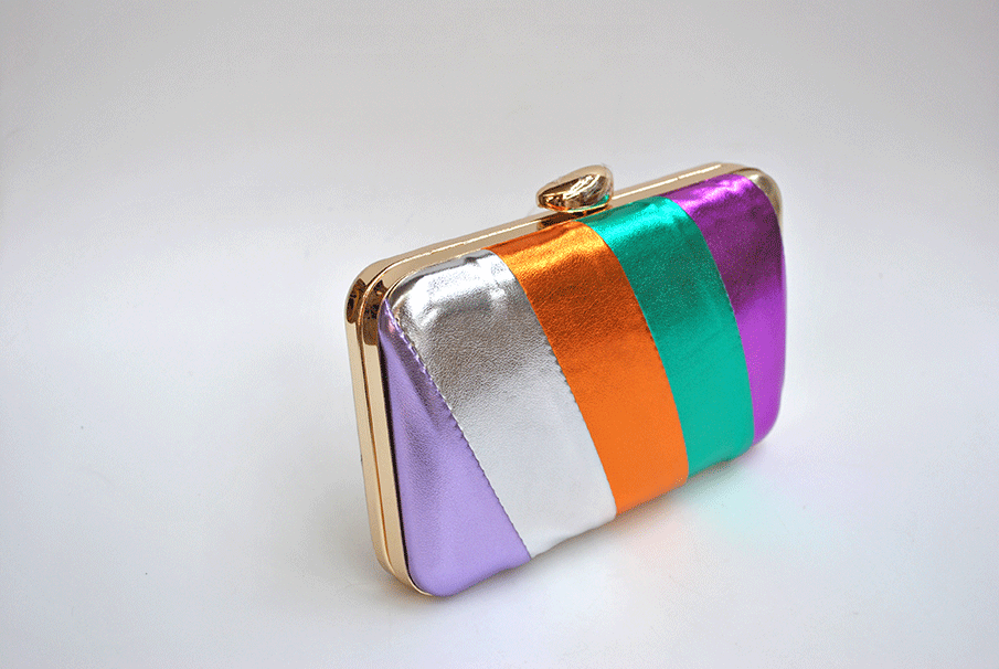 Bolso clutch metalizado rayas - Imagen 2