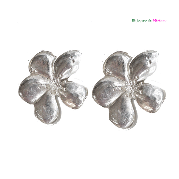 Pendientes plateados flores