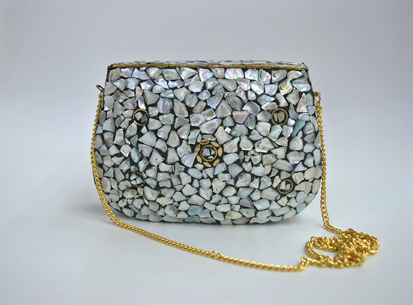 Clutch ovalado latón y nácar - Imagen 6