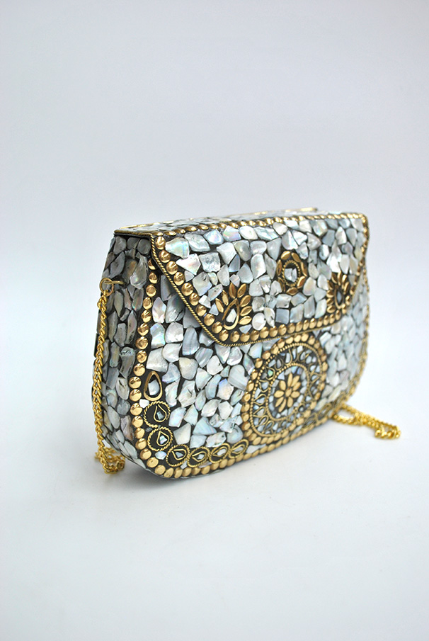 Clutch ovalado latón y nácar - Imagen 3