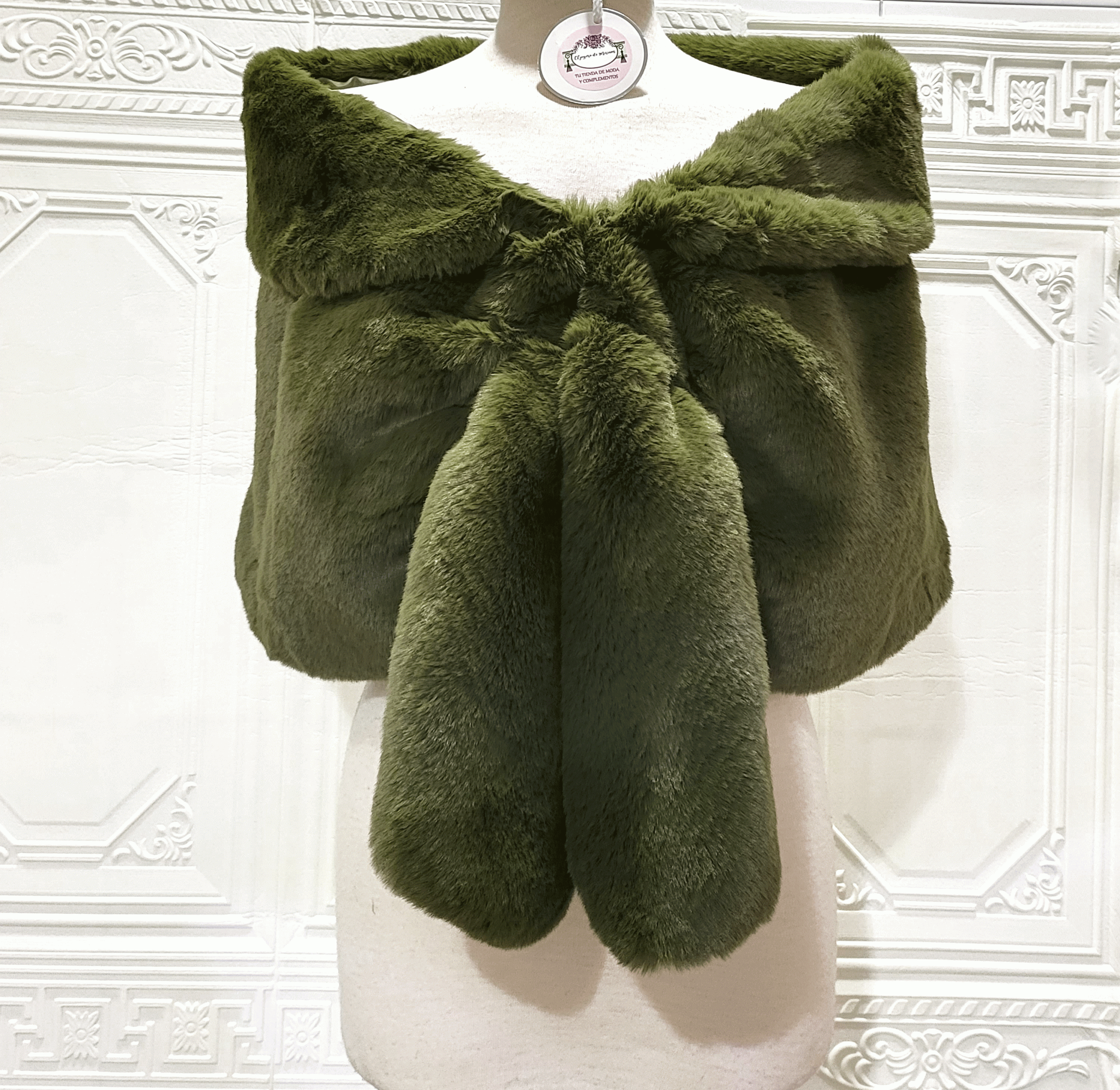 Estola verde kaki pelo sintético