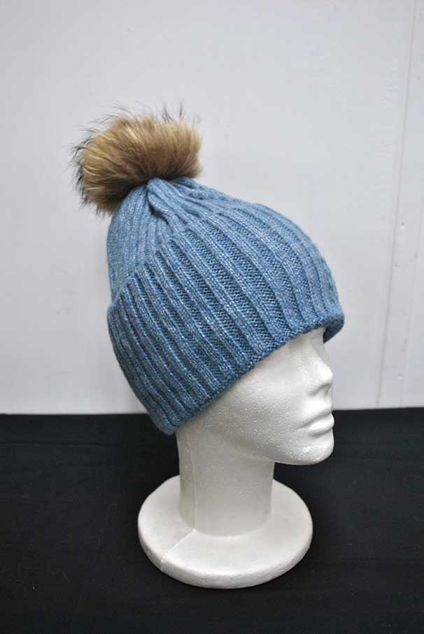 Gorro azul lana y pompón - Imagen 2