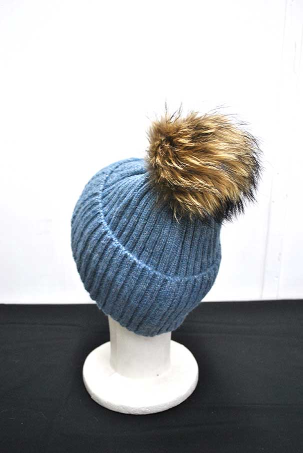 Gorro azul lana y pompón - Imagen 4