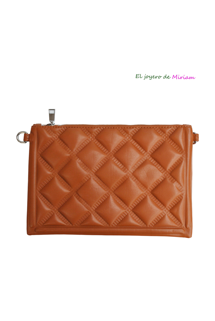 Bolso o cartera camel acolchada