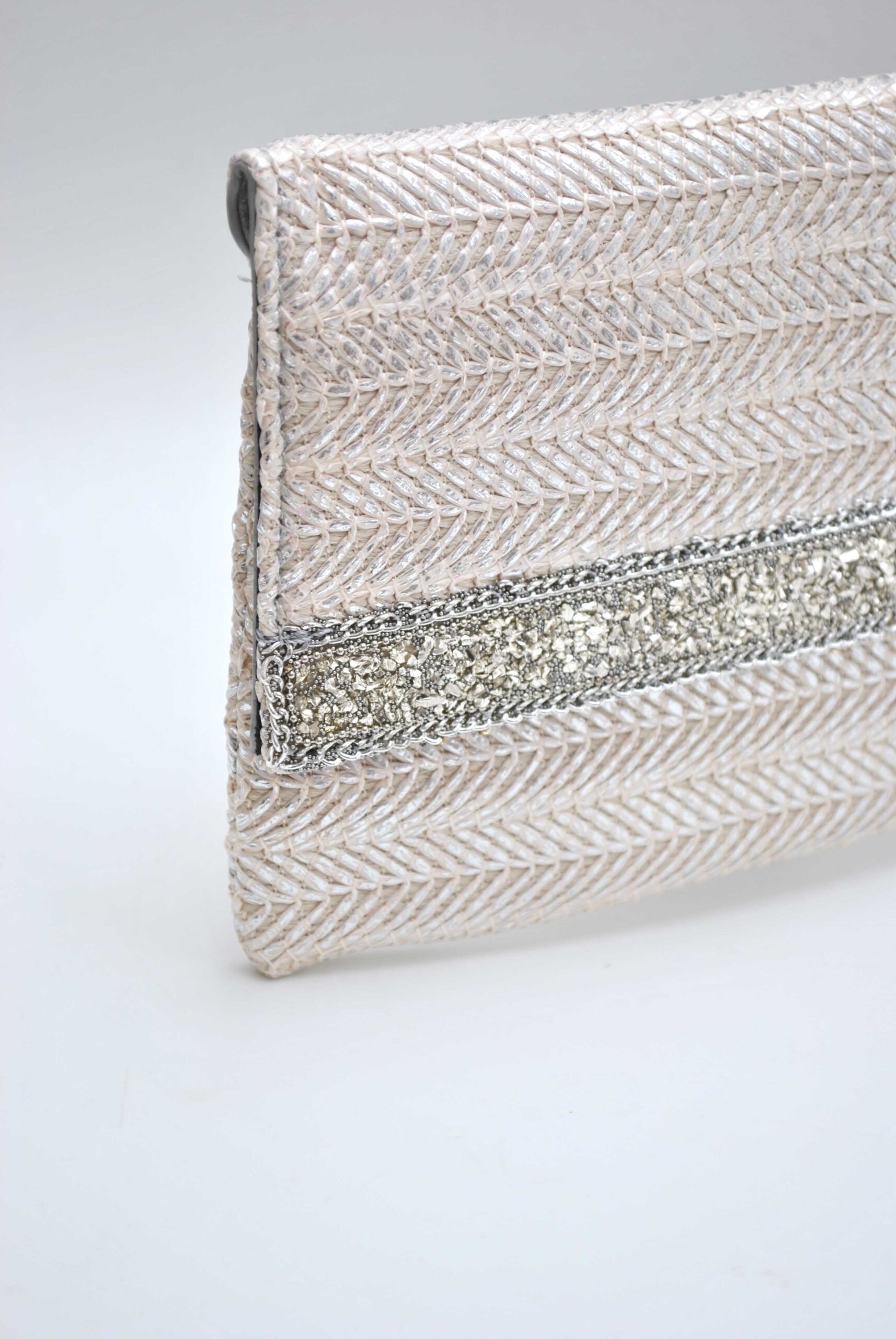 Cartera beige y brillos plata - Imagen 3