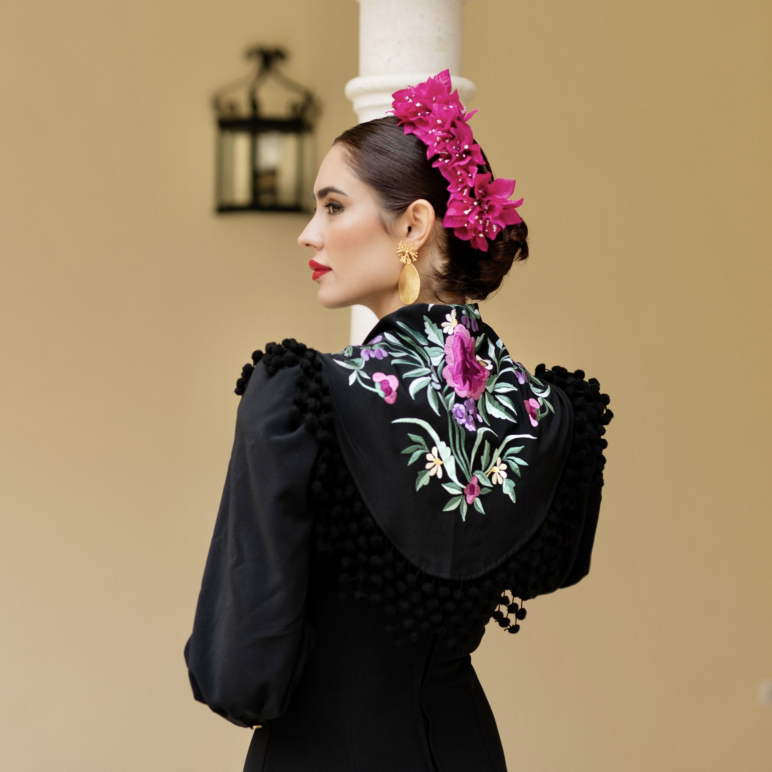 CONJUNTO RAMILLETE Y PENDIENTES DE FLAMENCA JEREZ